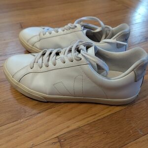 VEJA Esplar Leather